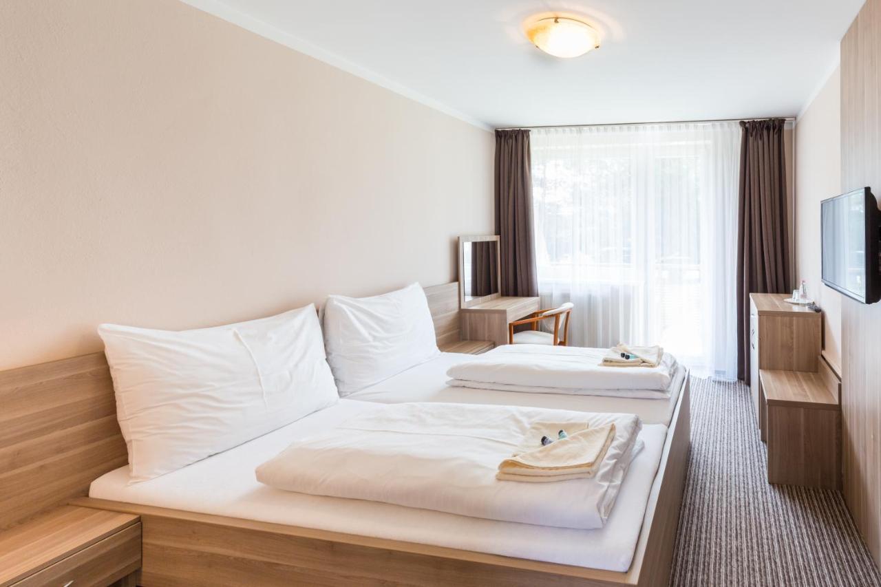 Nové Mesto nad Váhom Bed & Breakfast Hotel Perla מראה חיצוני תמונה