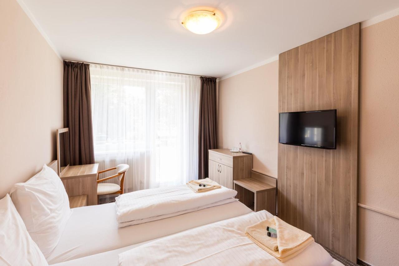 Nové Mesto nad Váhom Bed & Breakfast Hotel Perla מראה חיצוני תמונה